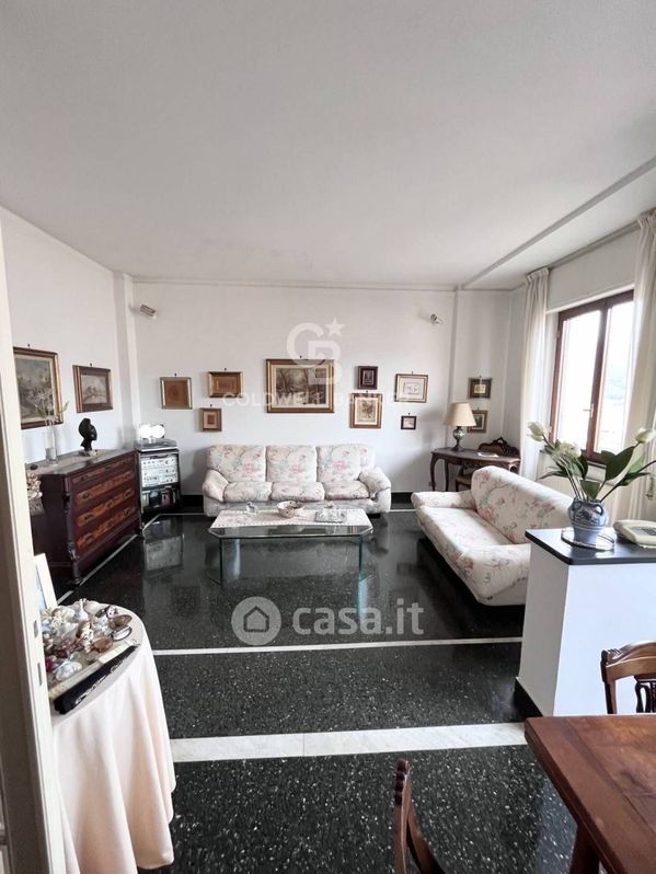 Appartamento in Vendita in Via Montello a Genova