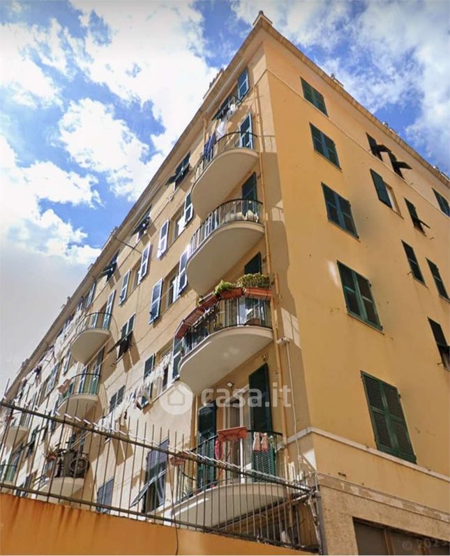 Appartamento in Vendita in Via Francesco Montebruno 6 a a Genova