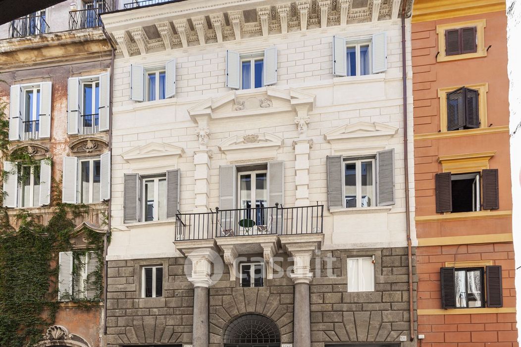 Appartamento in Vendita in Via di Monserrato a Roma