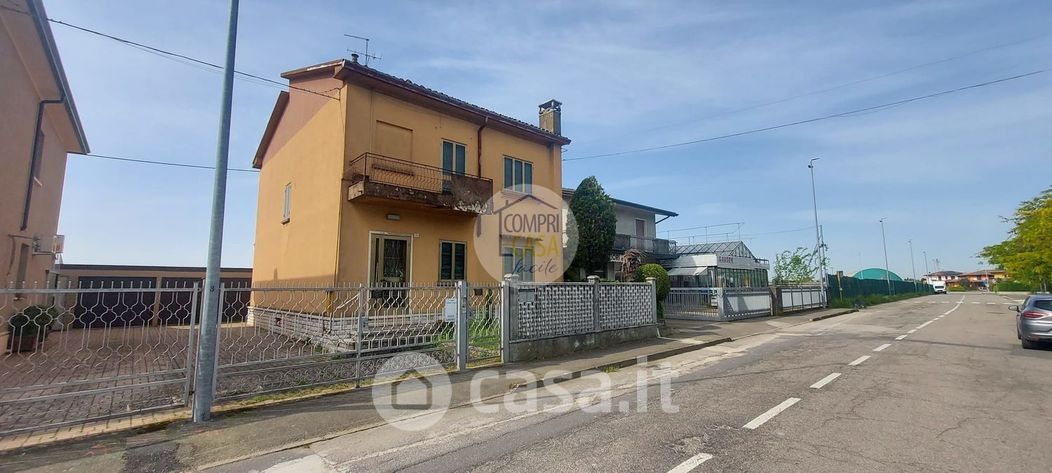 Casa indipendente in Vendita in Via San Giovanni Bosco 11 a San Giovanni Lupatoto