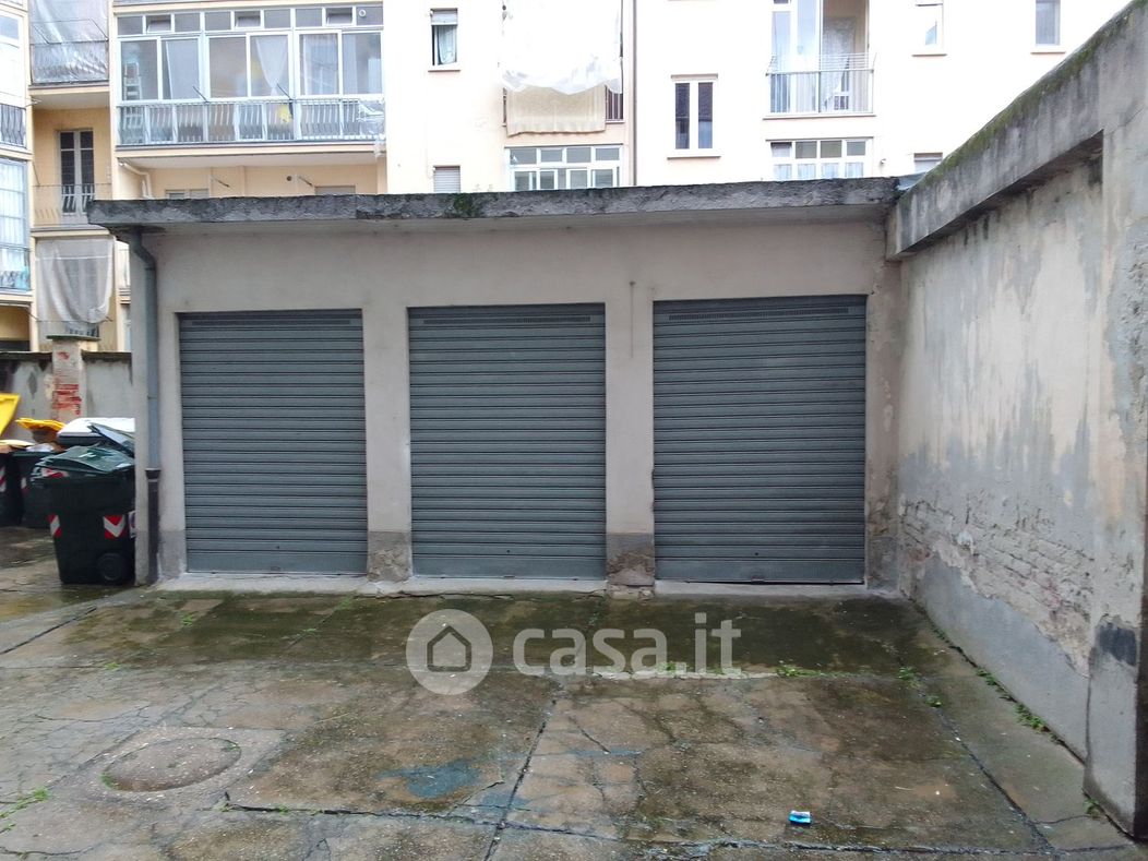 Garage/Posto auto in Vendita in Via Tonale 7 a Torino