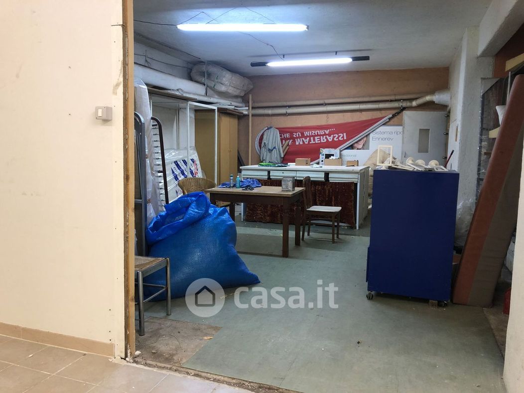 Negozio/Locale commerciale in Affitto in Via Laurentina 155 a Roma
