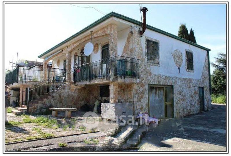 Villa in Vendita in Via Talpullo 61 a Santeramo in Colle
