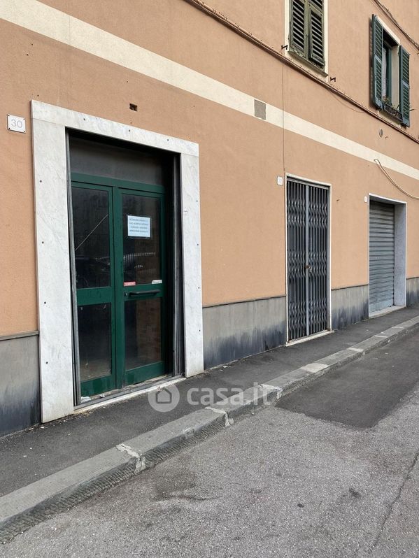 Negozio/Locale commerciale in Vendita in Via Augusto Albini a Genova