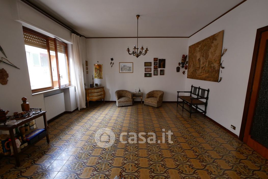 Appartamento in Vendita in Via Giosuè Carducci 139 a Ragusa
