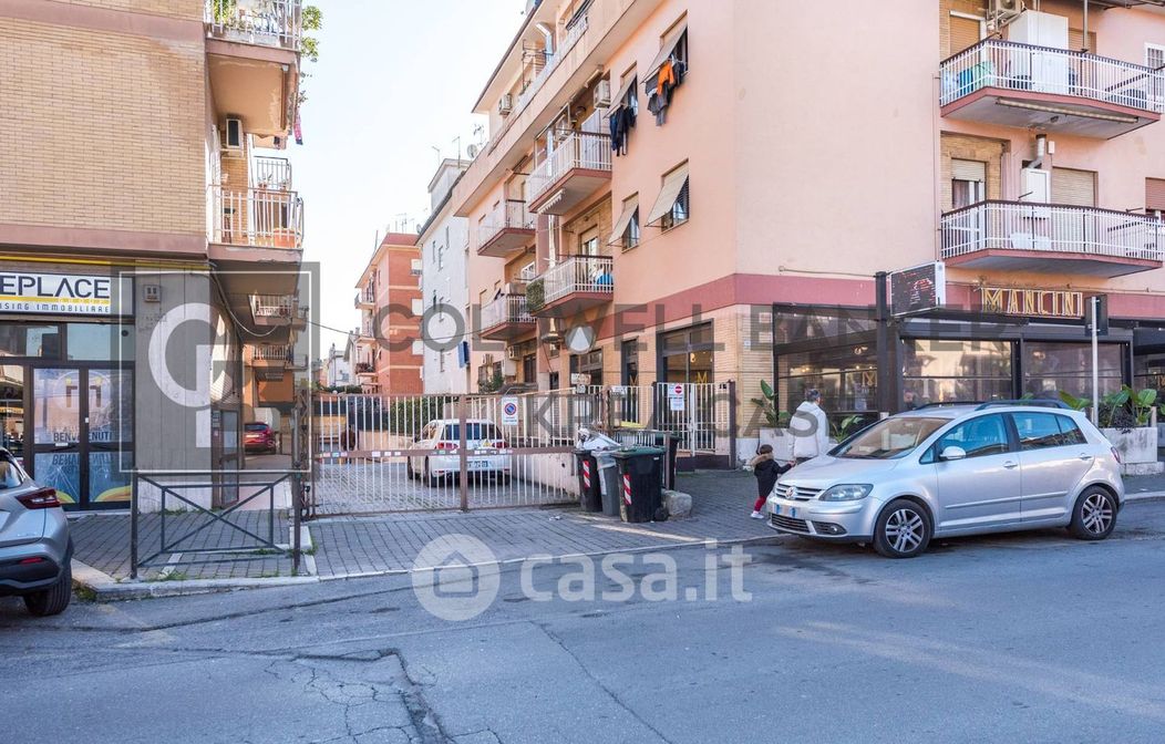 Garage/Posto auto in Affitto in Via di Morena 80 a Ciampino