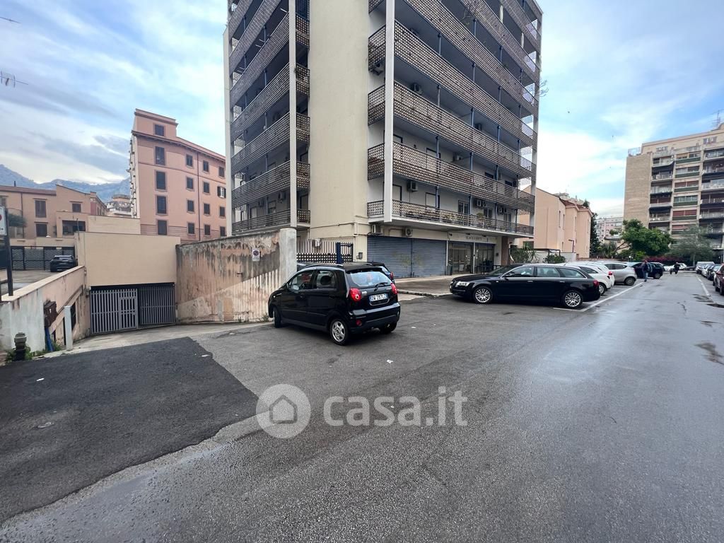 Garage/Posto auto in Vendita in Via Giacinto Carini 14 a Palermo