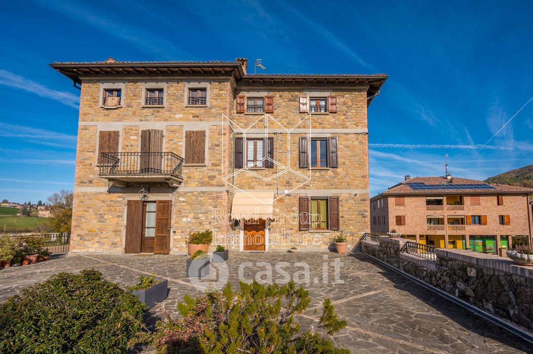 Rustico/Casale in Vendita in Via Fornovo a Calestano