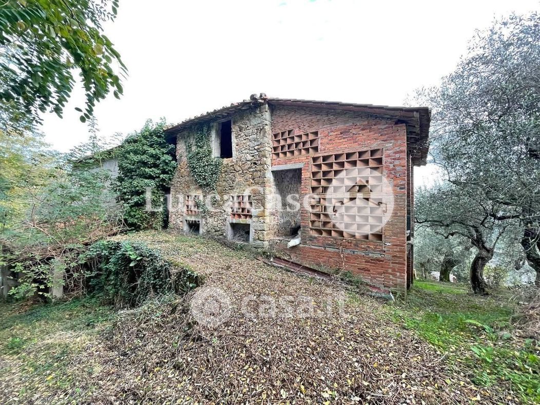 Rustico/Casale in Vendita in Via di Villa Fontana 1851 a Lucca