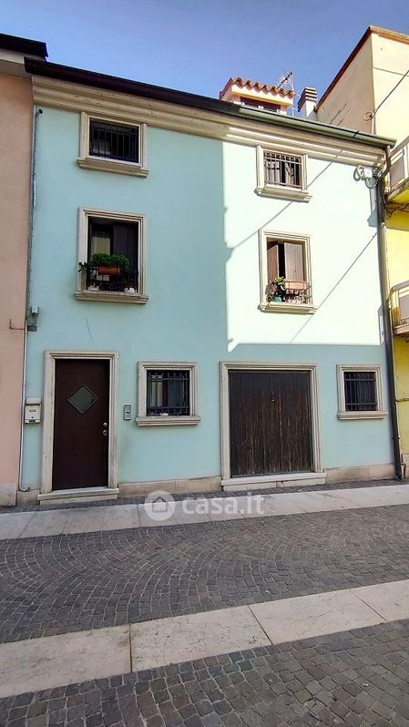 Casa indipendente in Vendita in Via San Pietro Nuovo 10 a Legnago
