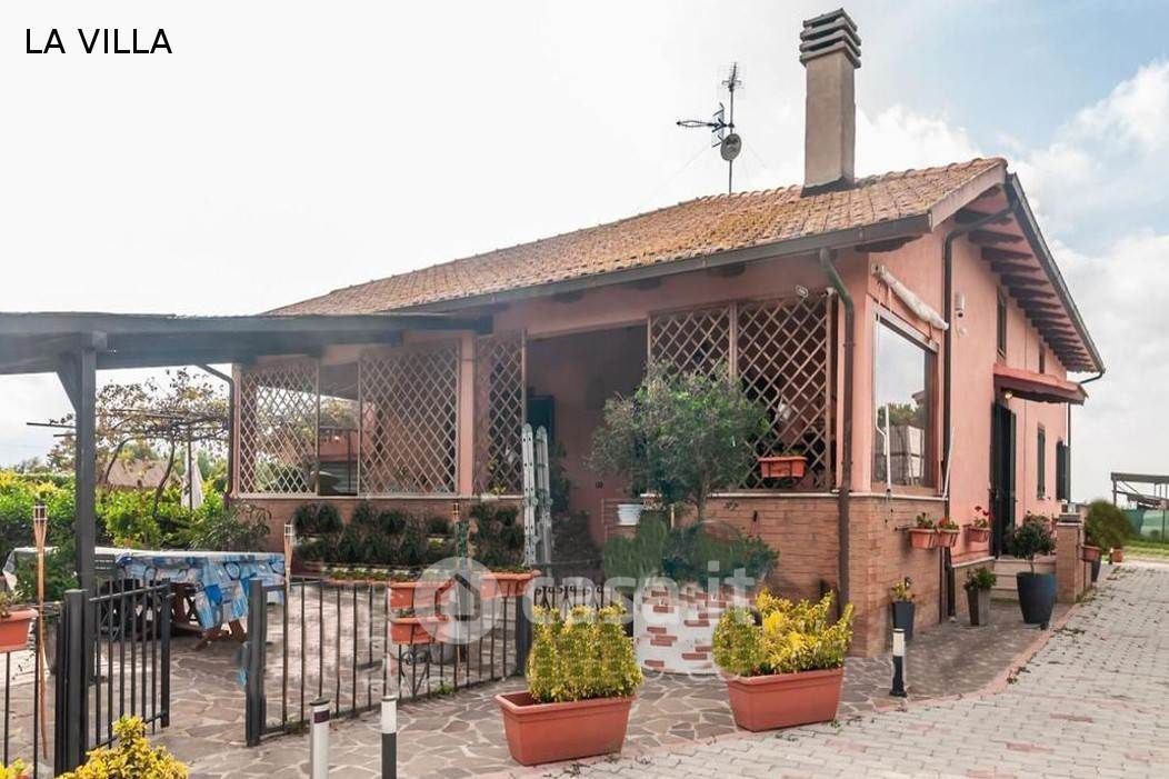 Villa in Vendita in Strada Casal Roberto a Grosseto