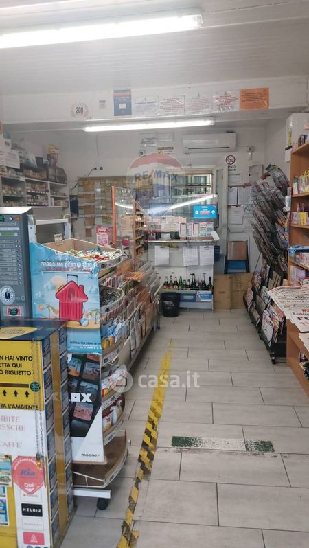 Negozio/Locale commerciale in Vendita in Strada Statale 9 Via Emilia 234 -222 a Parma