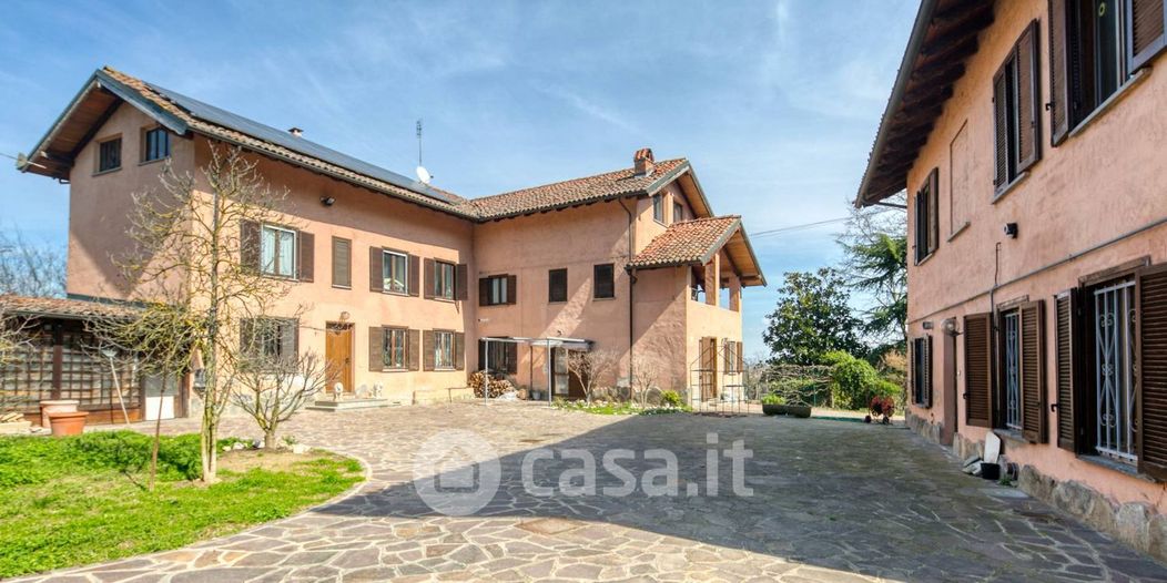 Casa indipendente in Vendita in Località Vallarone 159 a Asti