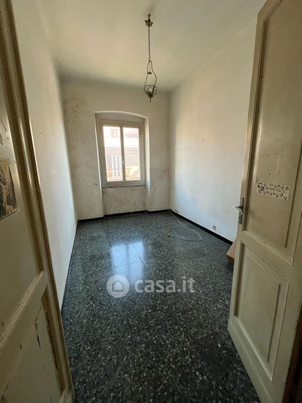 Appartamento in Vendita in Via Giuseppe Casaregis a Genova