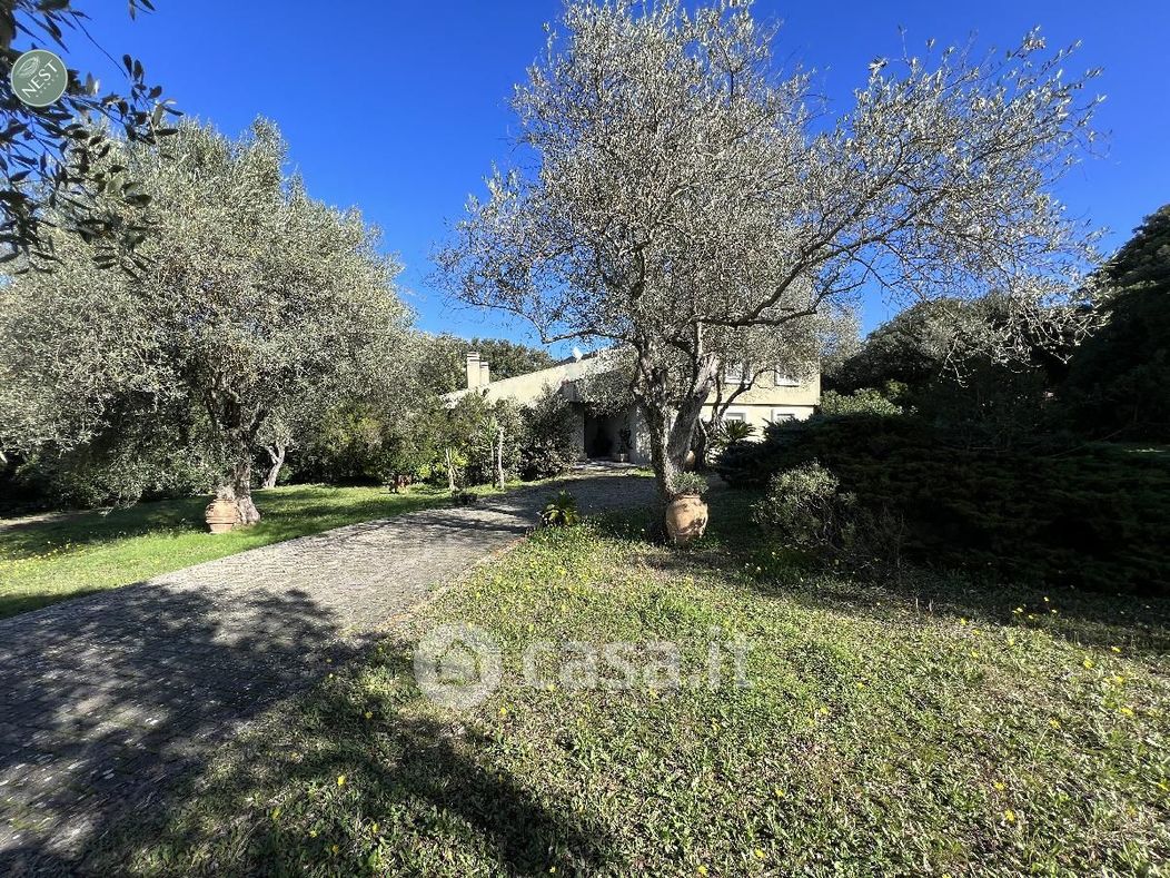 Villa in Vendita in Via Luna e Sole 66 a Sassari