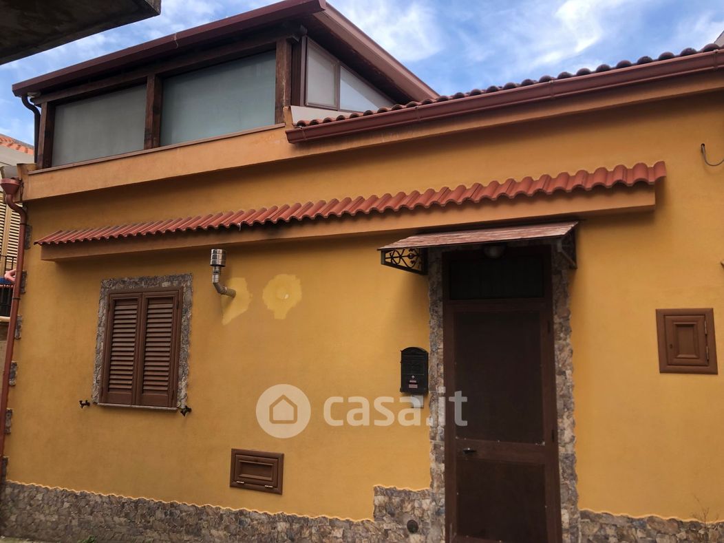 Casa indipendente in Vendita in Via Ii Gorizia 7 a Messina