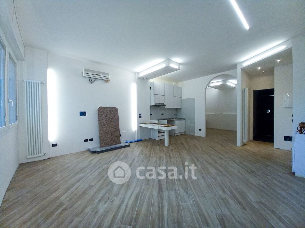 Appartamento in Vendita in Via Filippo de Pisis a Bologna