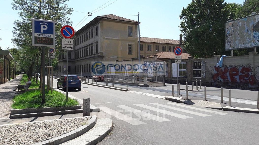 Garage/Posto auto in Vendita in Via Carlo Vittadini a Milano