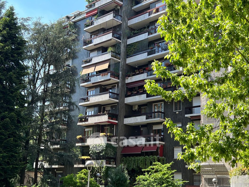 Appartamento in Vendita in Via mac mahon 19 a Milano