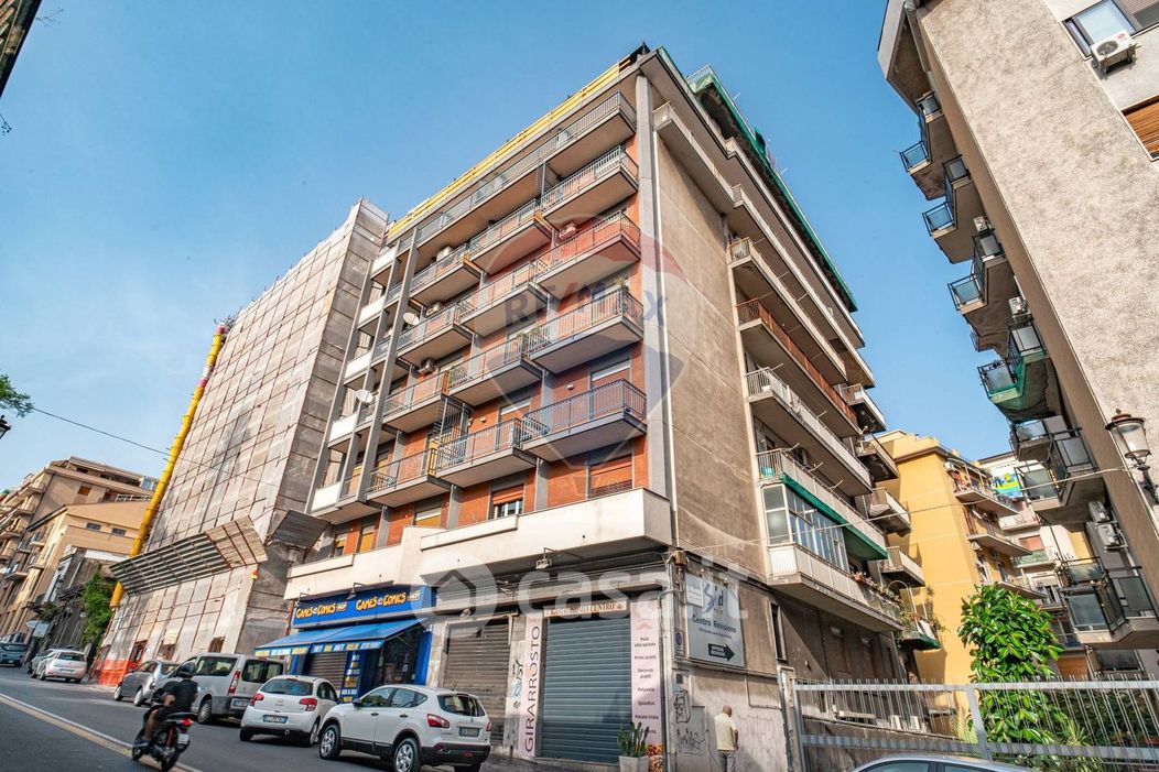 Appartamento in Vendita in Via Etnea 690 a Catania