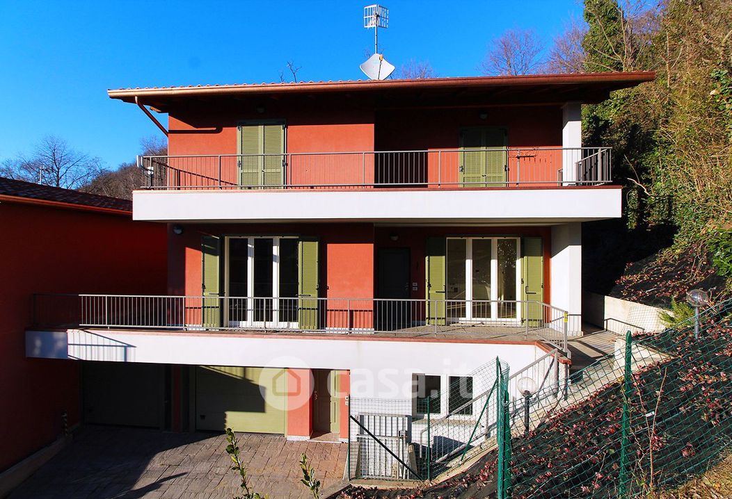 Villa in Vendita in Via RODOLFO BALZAROTTI a Como