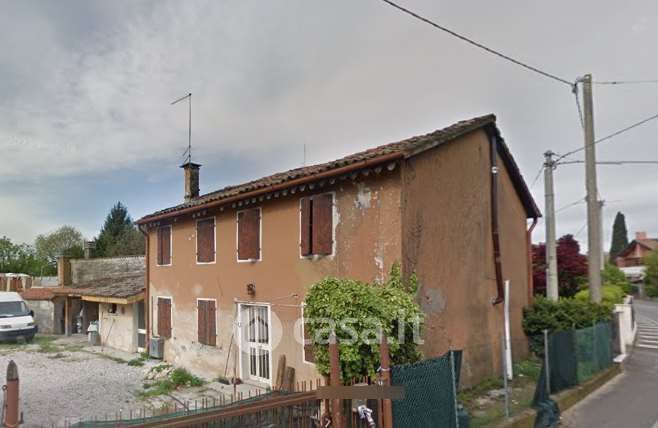 Casa indipendente in Vendita in Via Santa Caterina da Siena a Montebelluna