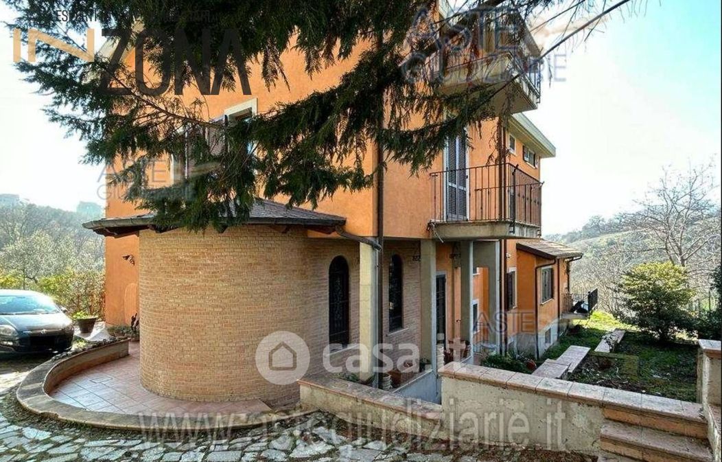 Villa in Vendita in Via Rapagnetta 32 a Pescara