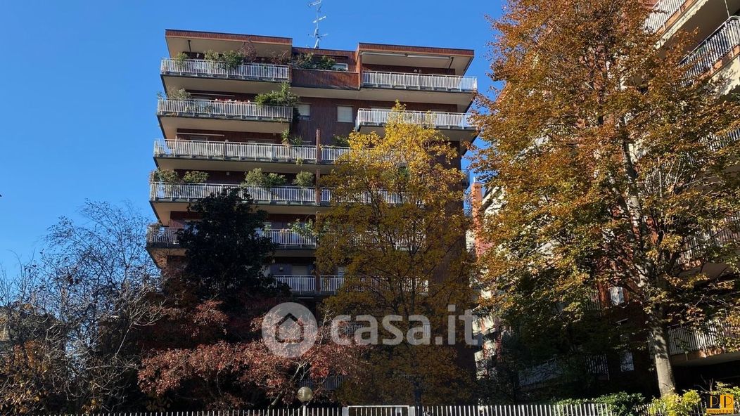 Appartamento in Vendita in Viale San Gimignano 15 B a Milano