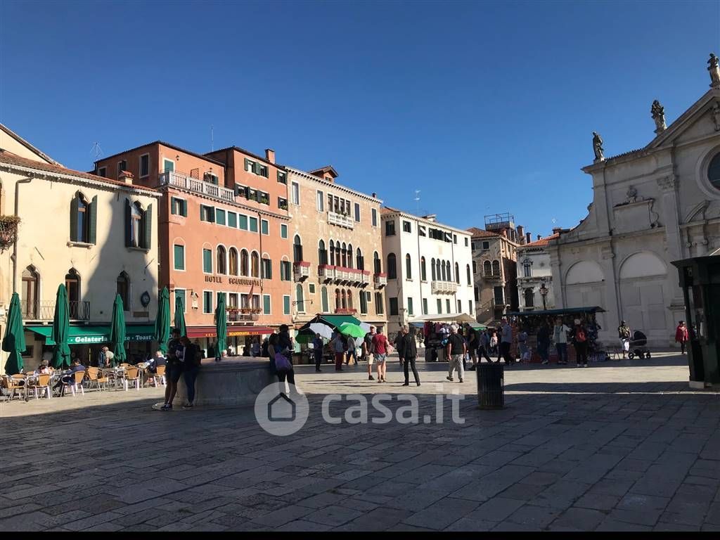Negozio/Locale commerciale in Vendita in Calle Longa Santa Maria Formosa 5239 a Venezia