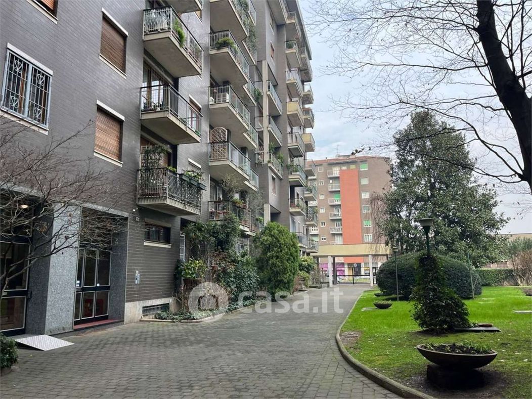 Appartamento in Vendita in Via Giambellino 131 a Milano