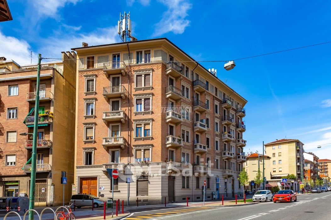 Appartamento in Vendita in Via Graziadio Ascoli 27 a Torino