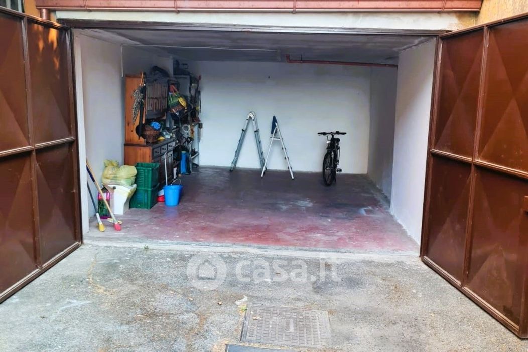 Garage/Posto auto in Vendita in Via Roma a Genzano di Roma