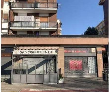 Negozio/Locale commerciale in Vendita in Via Monviso 126 a Garbagnate Milanese