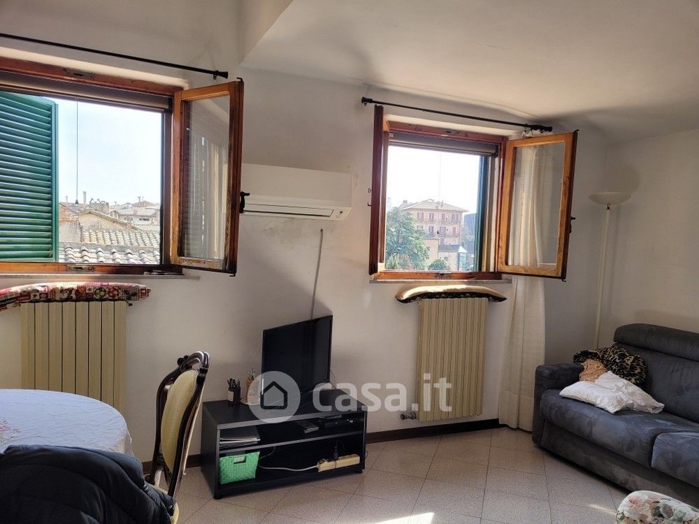 Appartamento in Vendita in Via Camollia a Siena