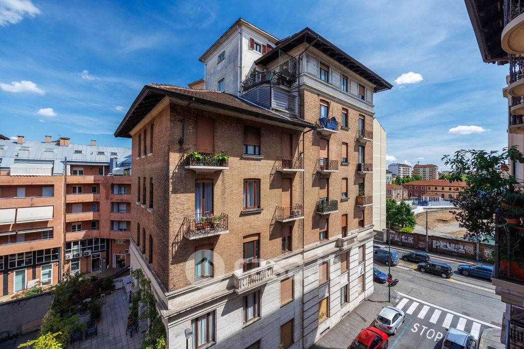 Appartamento in Vendita in Via Giovanni Ribet a Torino