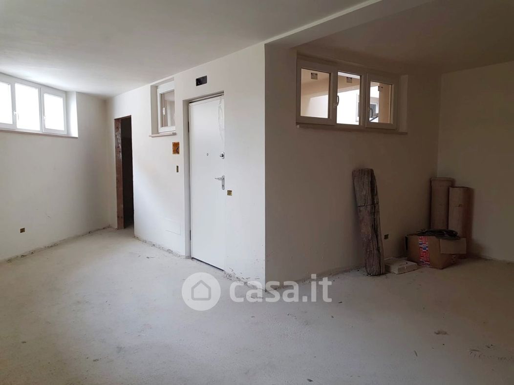 Appartamento in Vendita in Via del Cardo 20 a Matera