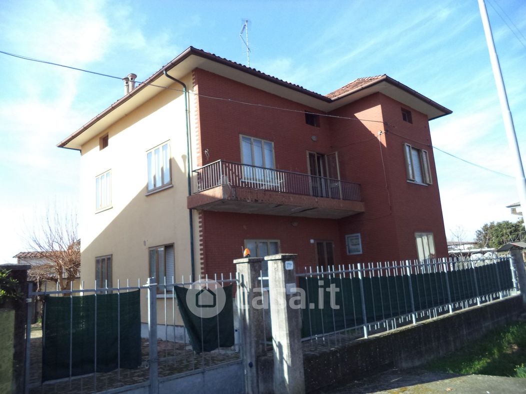 Villa in Vendita in Viale Palmanova 271 a Udine