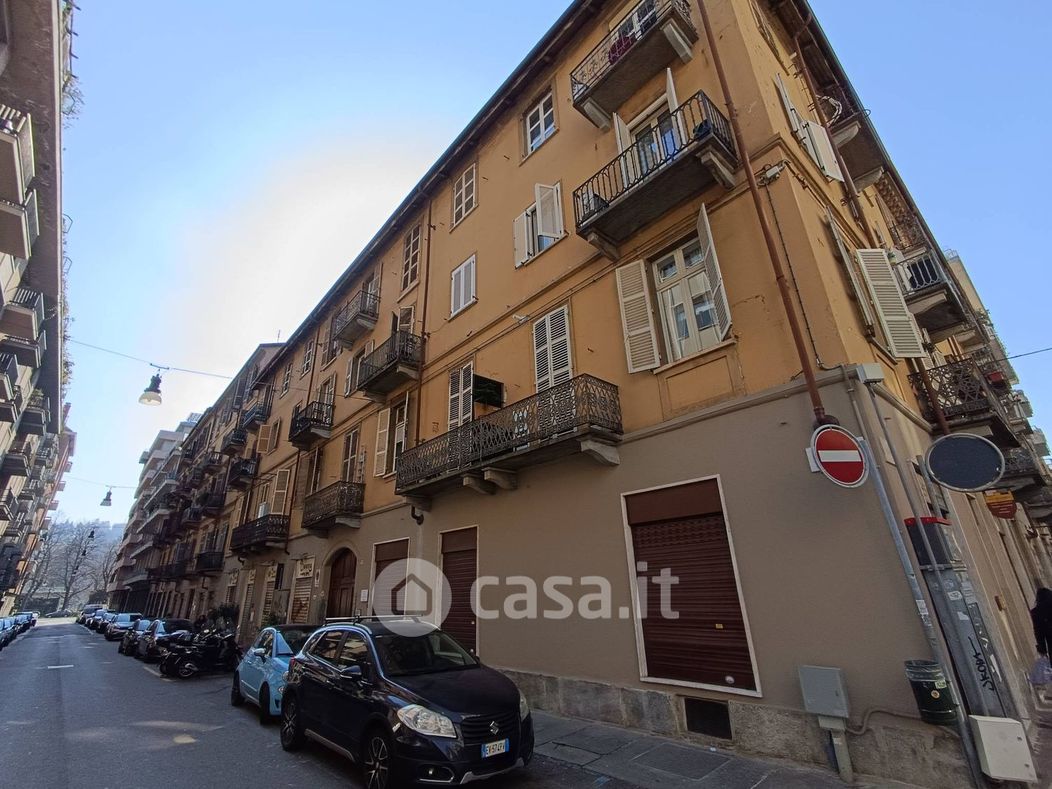 Appartamento in Vendita in Via Cesare Lombroso 22 a Torino