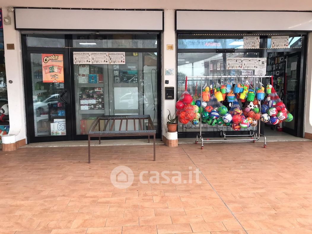 Negozio/Locale commerciale in Vendita in Lungomare Tor San Lorenzo a Ardea