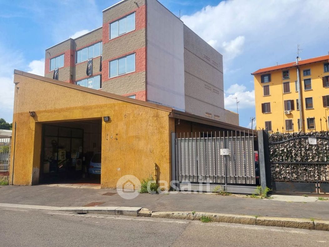 Negozio/Locale commerciale in Vendita in Via Bolla 10 a Milano