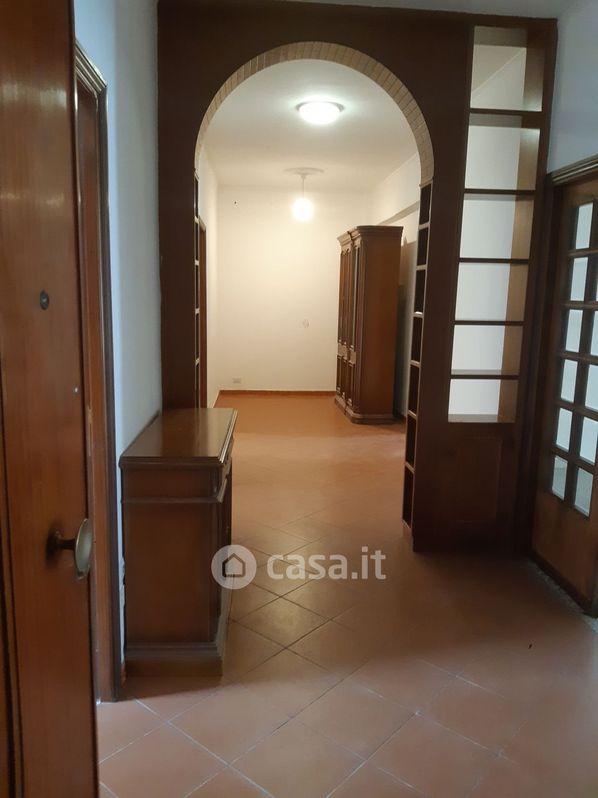 Appartamento in Affitto in Viale Val Padana a Roma