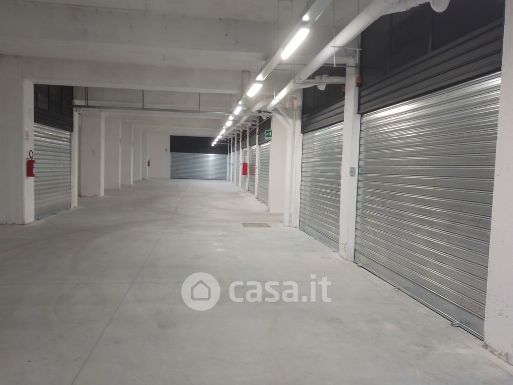 Garage/Posto auto in Vendita in Viale Artale Alagona a Catania