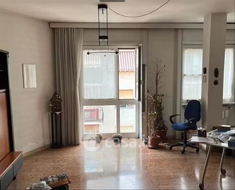 Appartamento in Vendita in Via Ernesto Cairoli a Varese