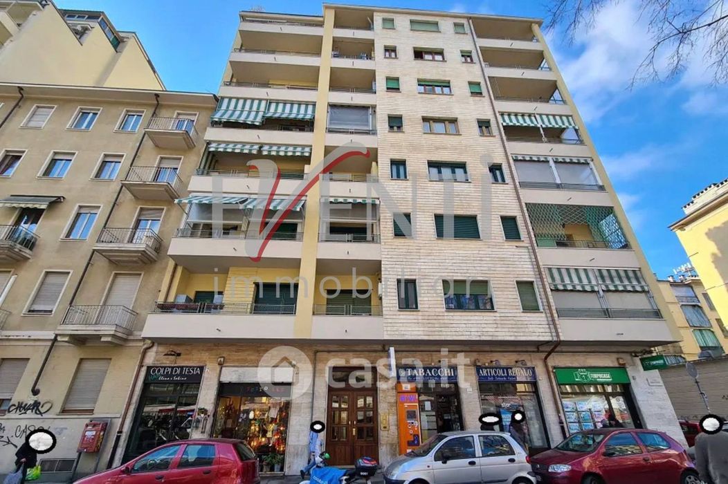Appartamento in Vendita in Corso Sebastopoli 159 a Torino