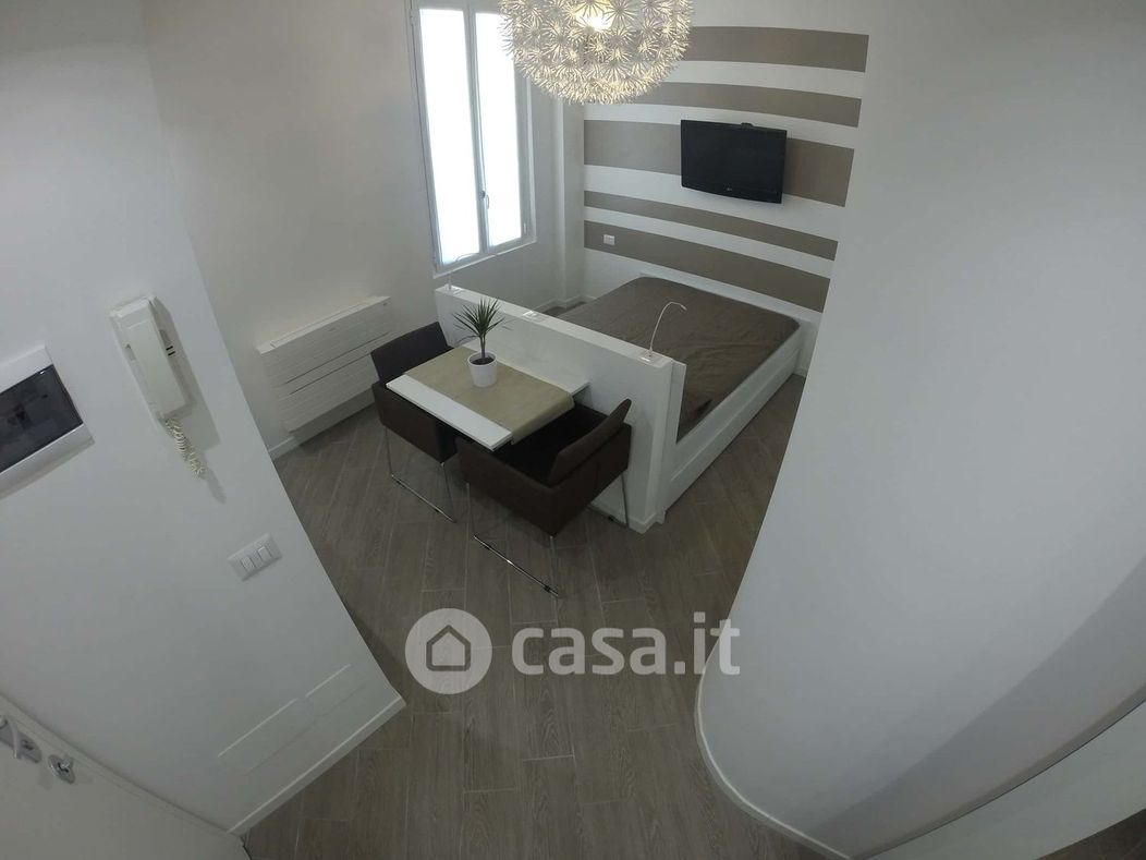 Appartamento in Affitto in Via Graziano 35 a Milano