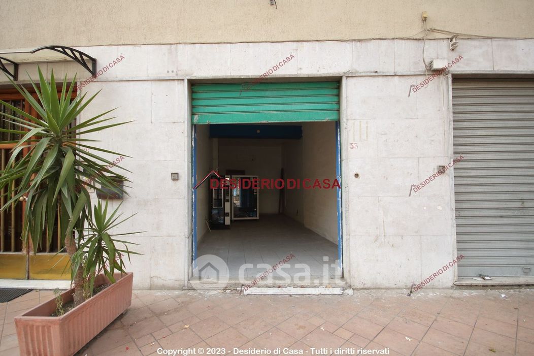Negozio/Locale commerciale in Affitto in Via Duca della Verdura 53 a Palermo