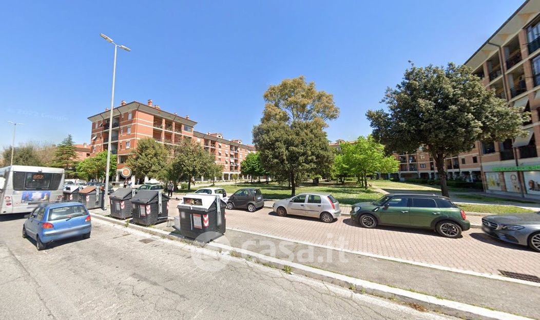 Appartamento in Vendita in Via San Biagio Platani a Roma