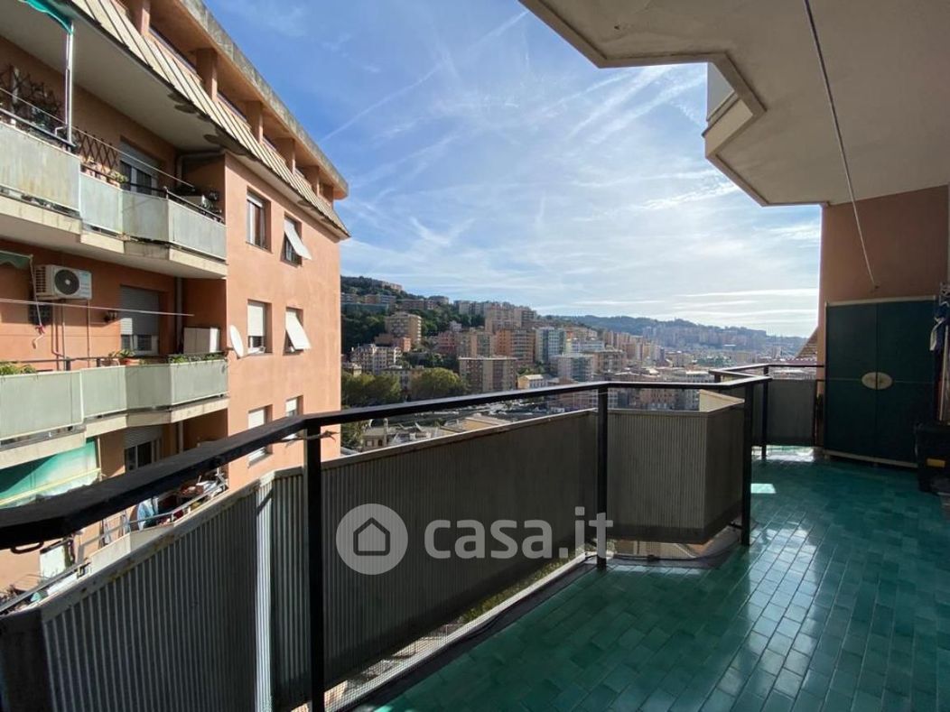 Appartamento in Vendita in Via Davide Menini a Genova