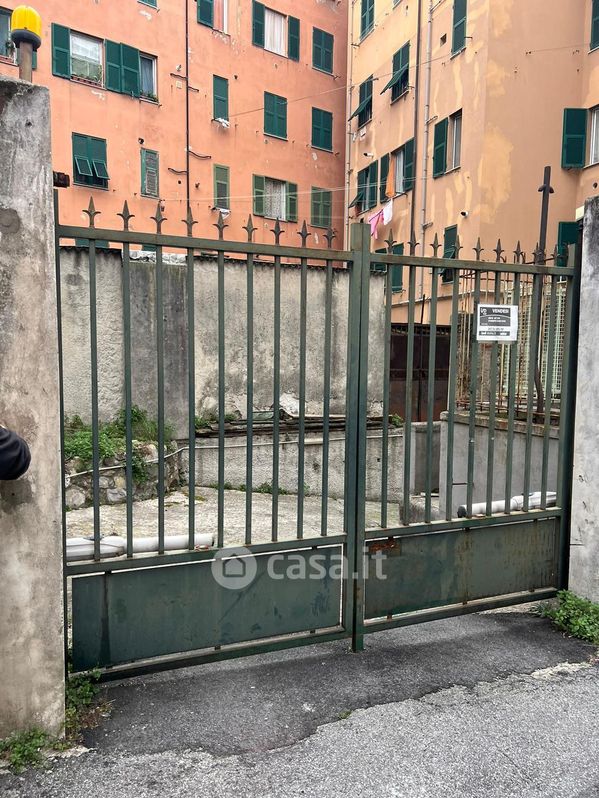 Garage/Posto auto in Vendita in Piazza Errico Petrella a Genova