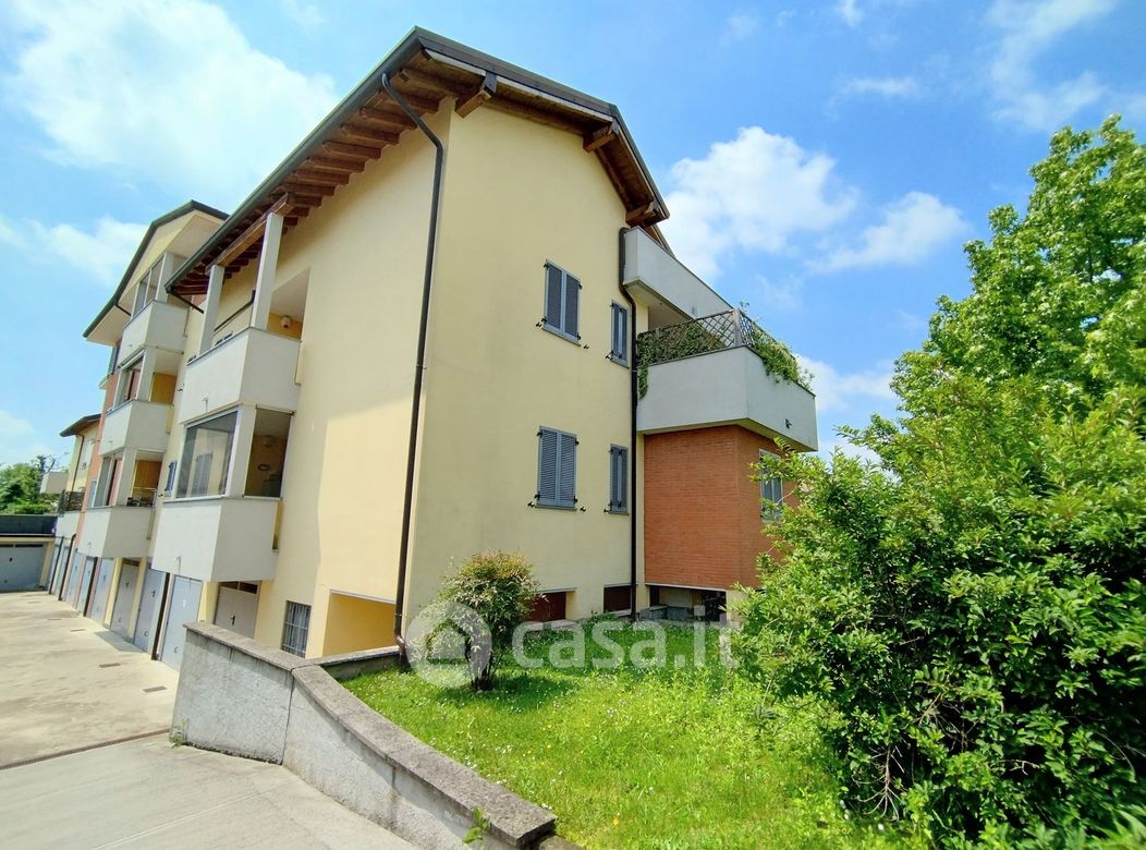 Appartamento in Vendita in Via Don Angelo Venegoni 43 a Santo Stefano Ticino